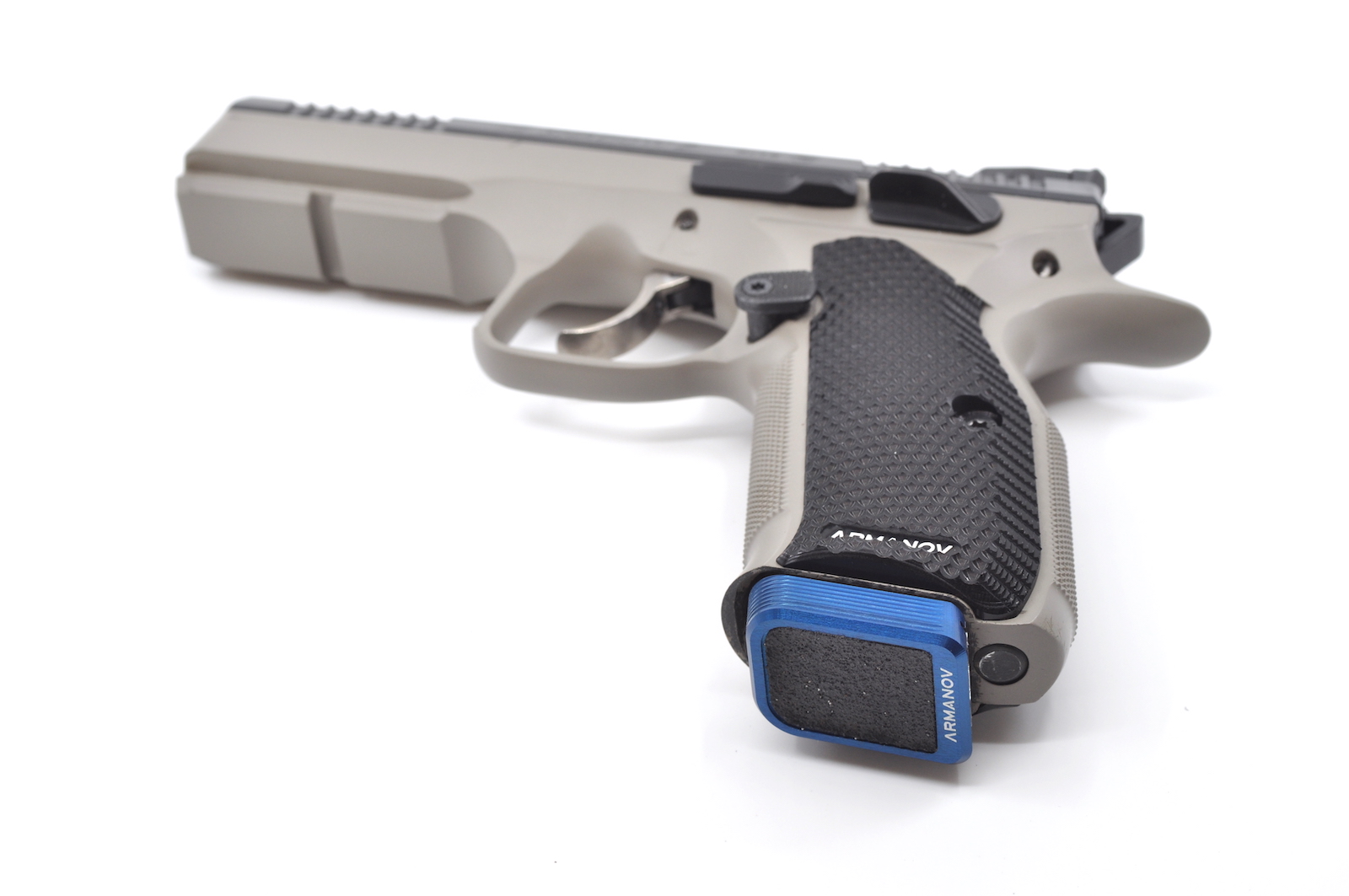 Armanov Magazine Base Pad +1 CZ 75 RACE Blue