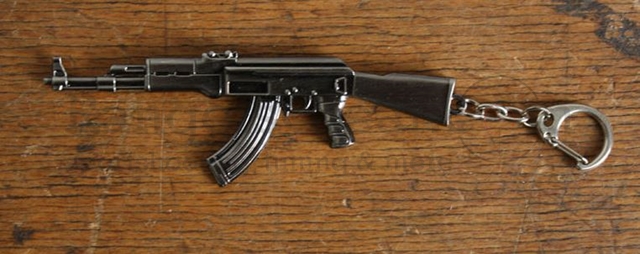 Schlüsselanhänger AK47